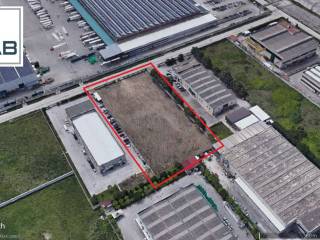 vendita capannone carinaro