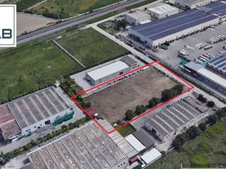 vendita capannone carinaro