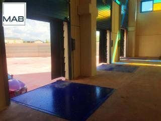 vendita capannone carinaro