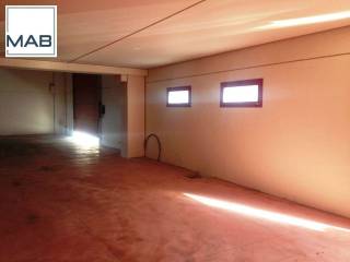 vendita capannone carinaro