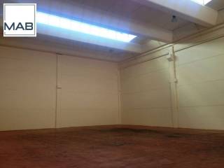 vendita capannone carinaro