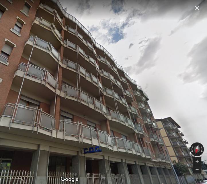 Rent Apartment Turin. 3room flat in corso Toscana 139. Good condition, fourth floor, with