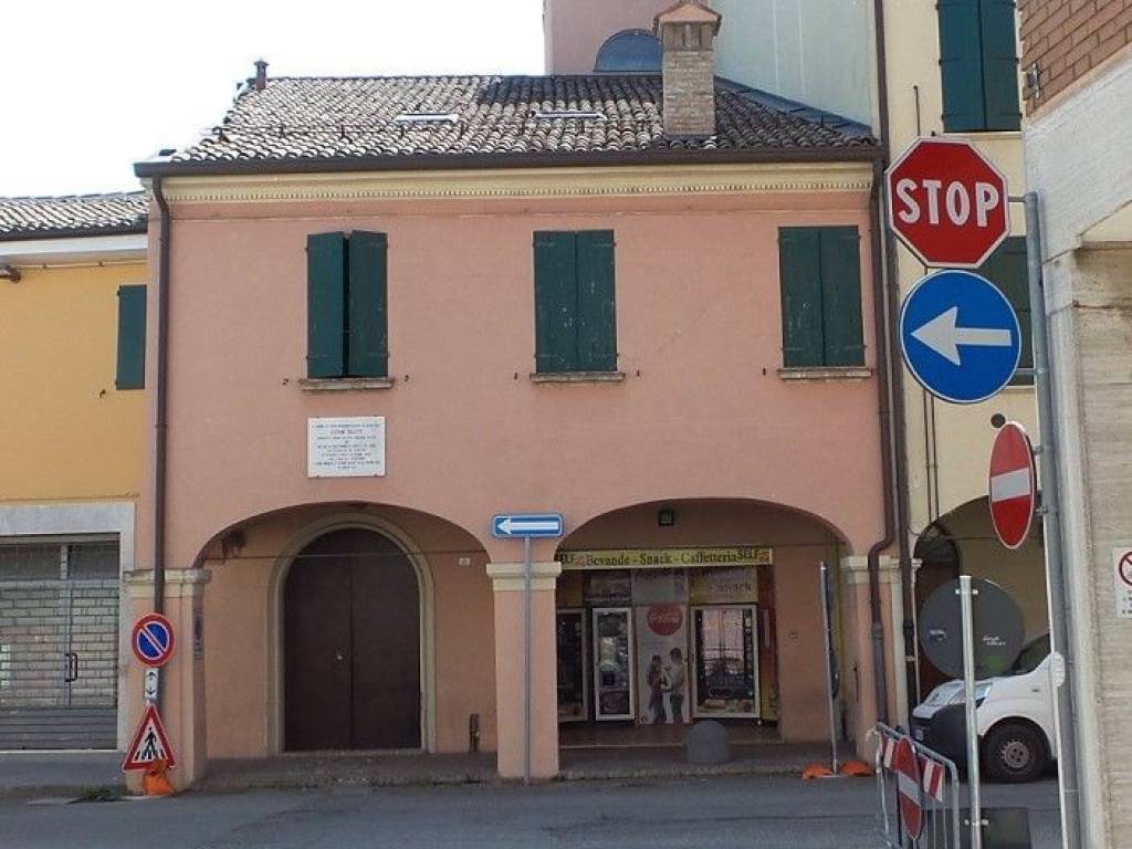 Via Giacomo Folchi 6 Roma Palazzo - Edificio via Giacomo Matteotti 46, Cento, rif. 71880478