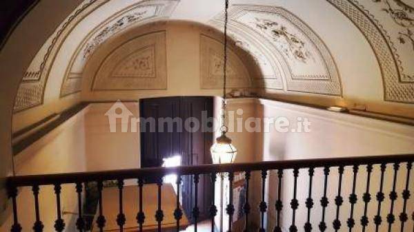 Palazzo - Edificio in vendita a Roma