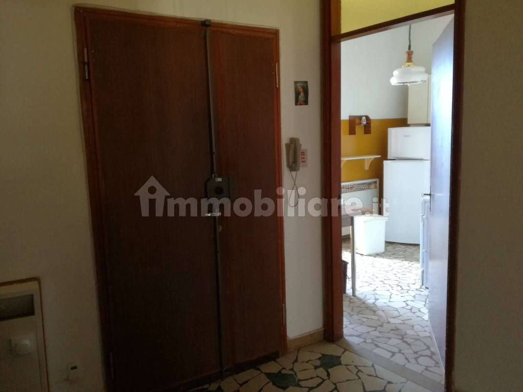 VIA ROMA 2  2° PIANO INGRESSO