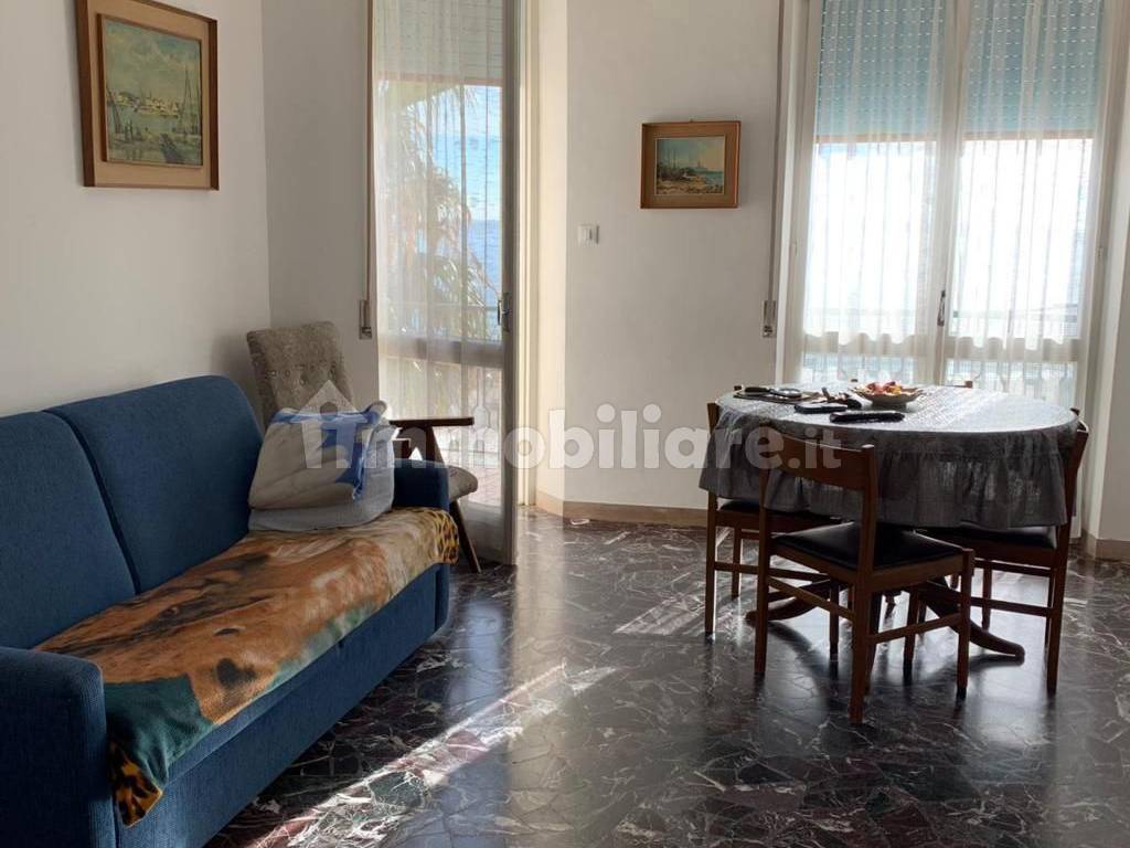 Affitto Appartamento Santo Spirito. Trilocale in corso Europa 13. Buono stato, terzo