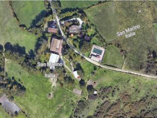 Vista villa con piscina