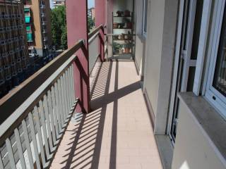 BALCONE LATO STRADA