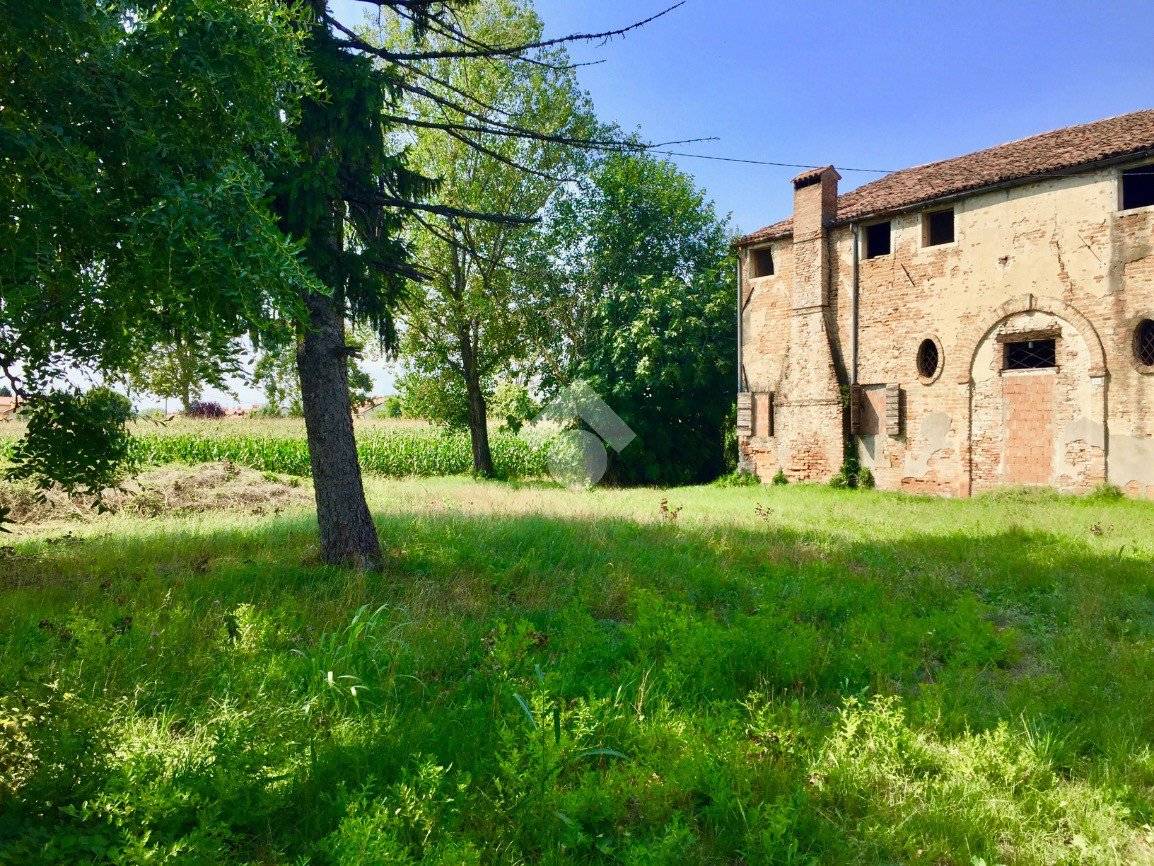 Rustico - Casale in vendita a Padova
