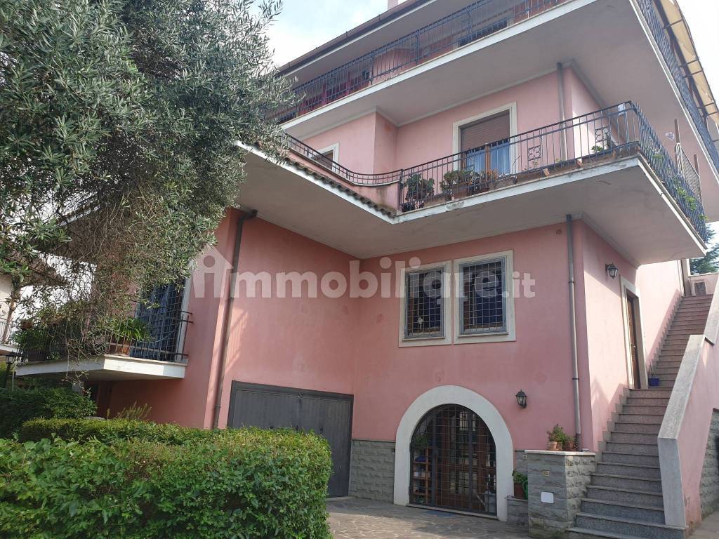 Quadrilocale via Placanica 156, Morena, Roma