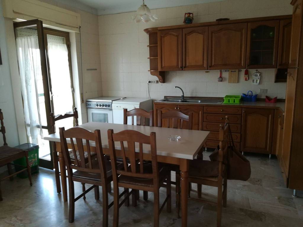 Stanza singola viale delle olimpiadi 121, enna