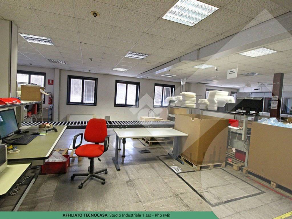 interno laboratori/magazzino Rho