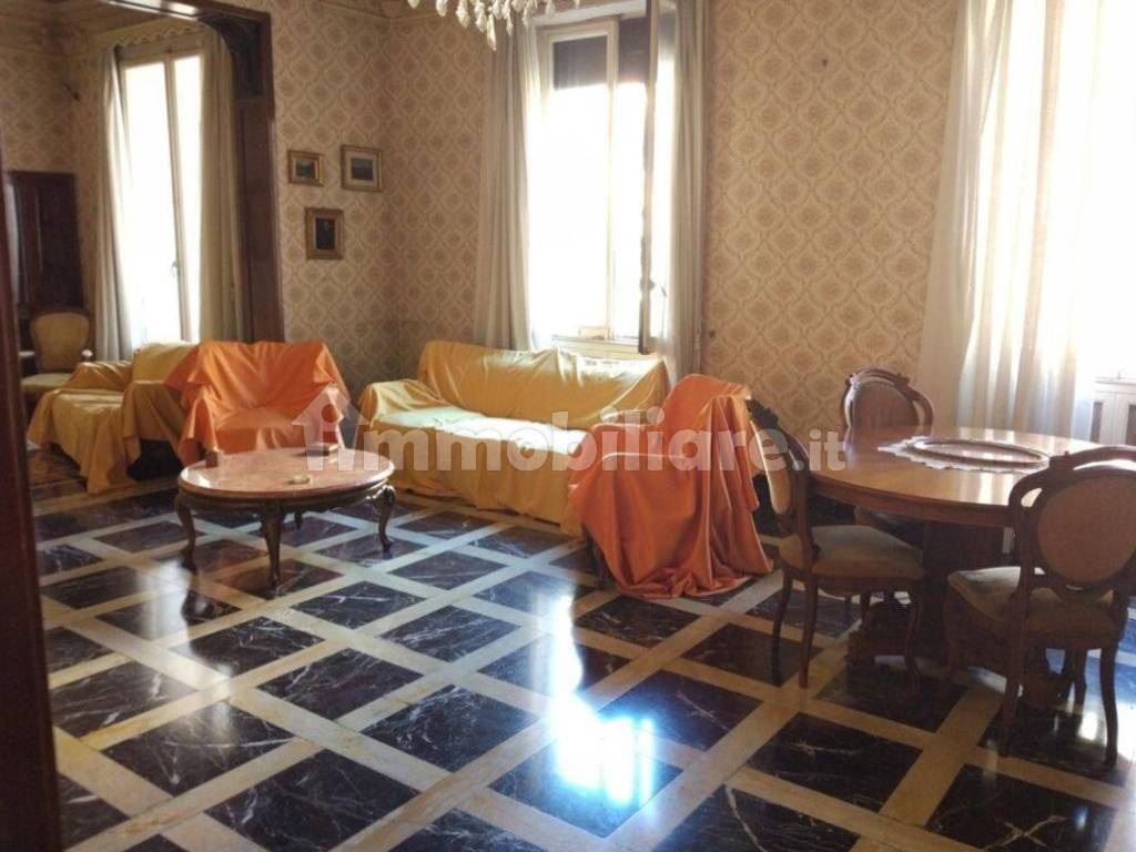 Vendita Appartamento In Via Lorenzo Il Roma Buono Stato Secondo 