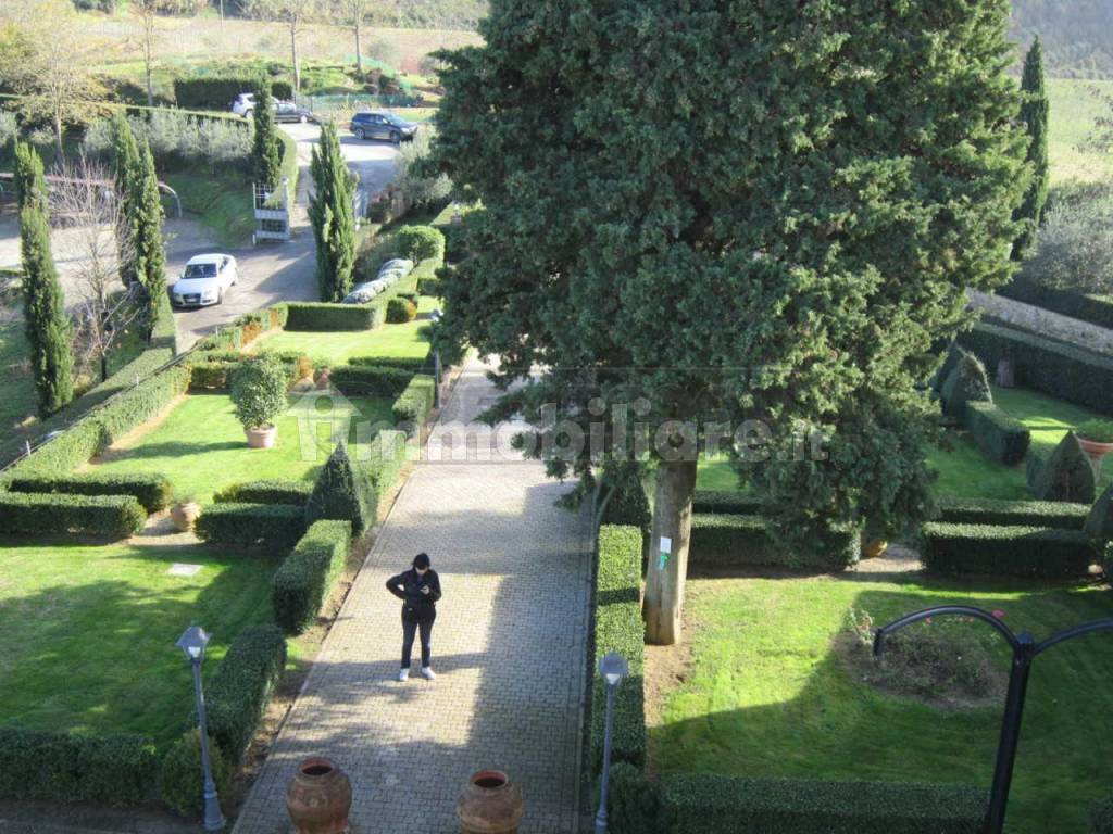 il giardino di ingresso