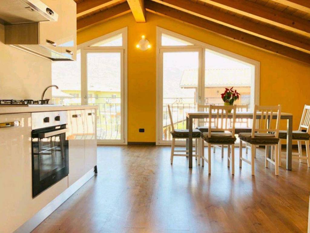 Appartamento in villa via colombaio 24, dubino