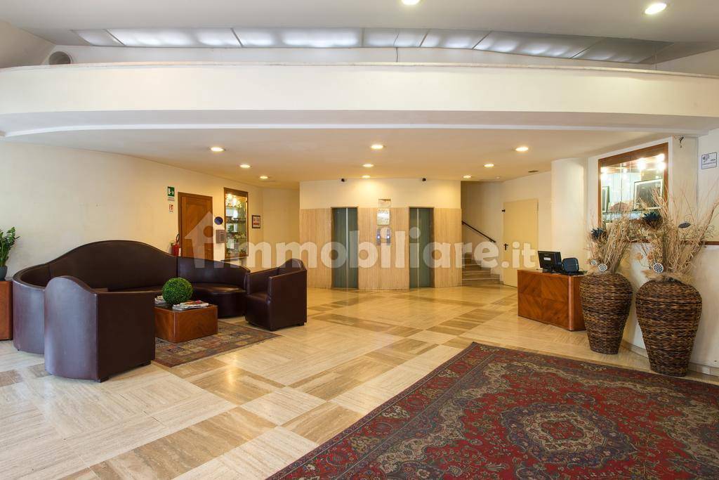 Palazzo - Edificio in vendita a Padova