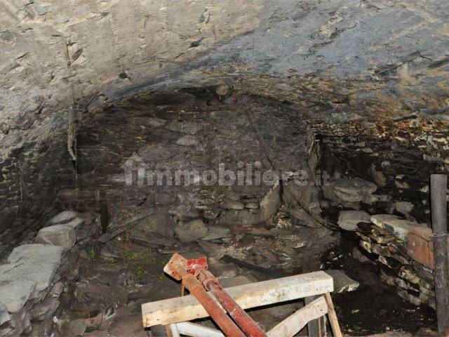 Cantina a volta al piano terra