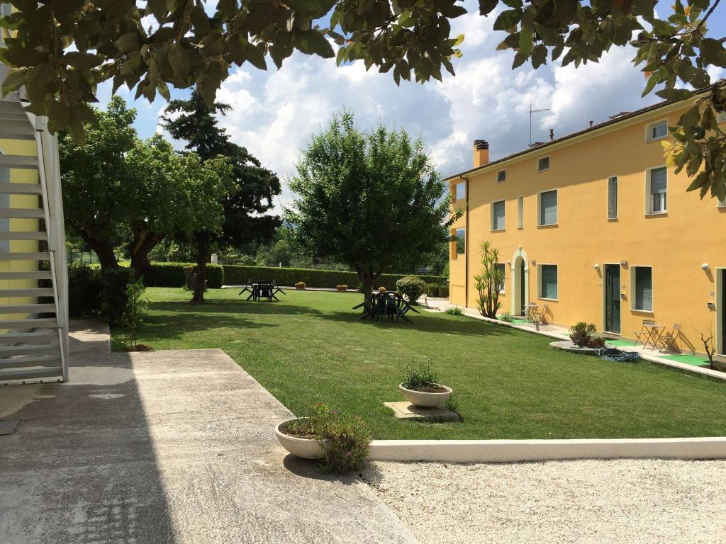 Trilocale via giacomo leopardi 40, appignano