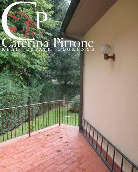 Bagno a Ripoli vendesi villa con giardino