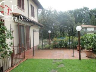 Bagno a Ripoli vendesi villa con giardino