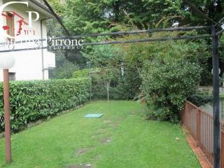 Bagno a Ripoli vendesi villa con giardino