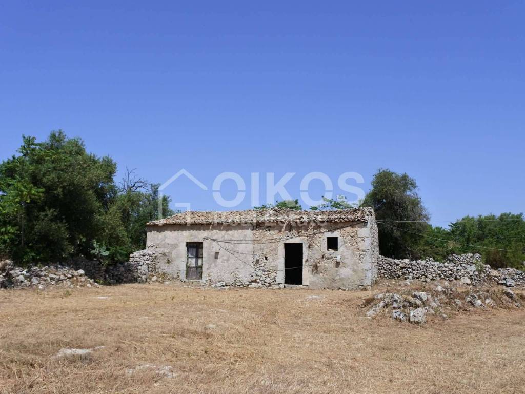 Terreno con casetta vicino Testa dell'Acqua 3