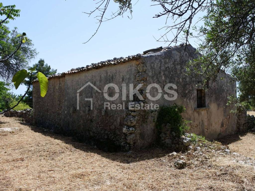 Terreno con casetta vicino Testa dell'Acqua 6