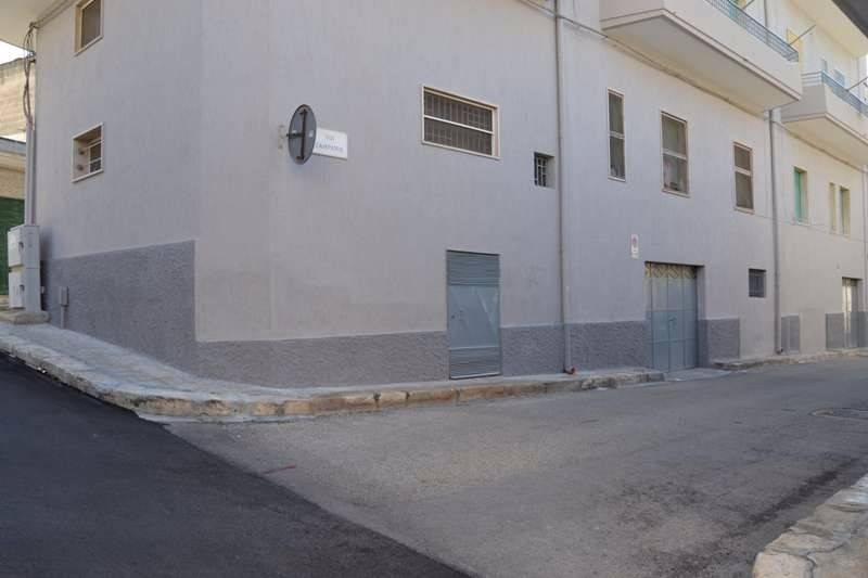 Magazzino - deposito via campania, centro, carovigno