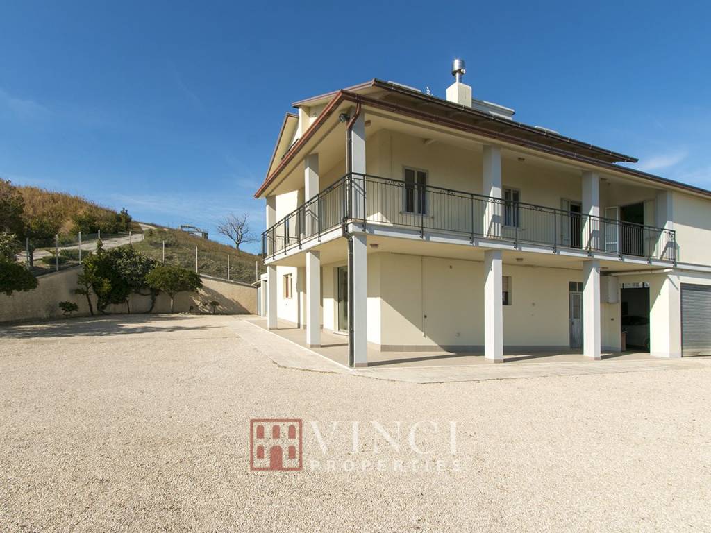 Villa a pochi km dal mare