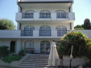 vista villa fronte