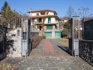 10 villa vendita piazza al serchio esterno