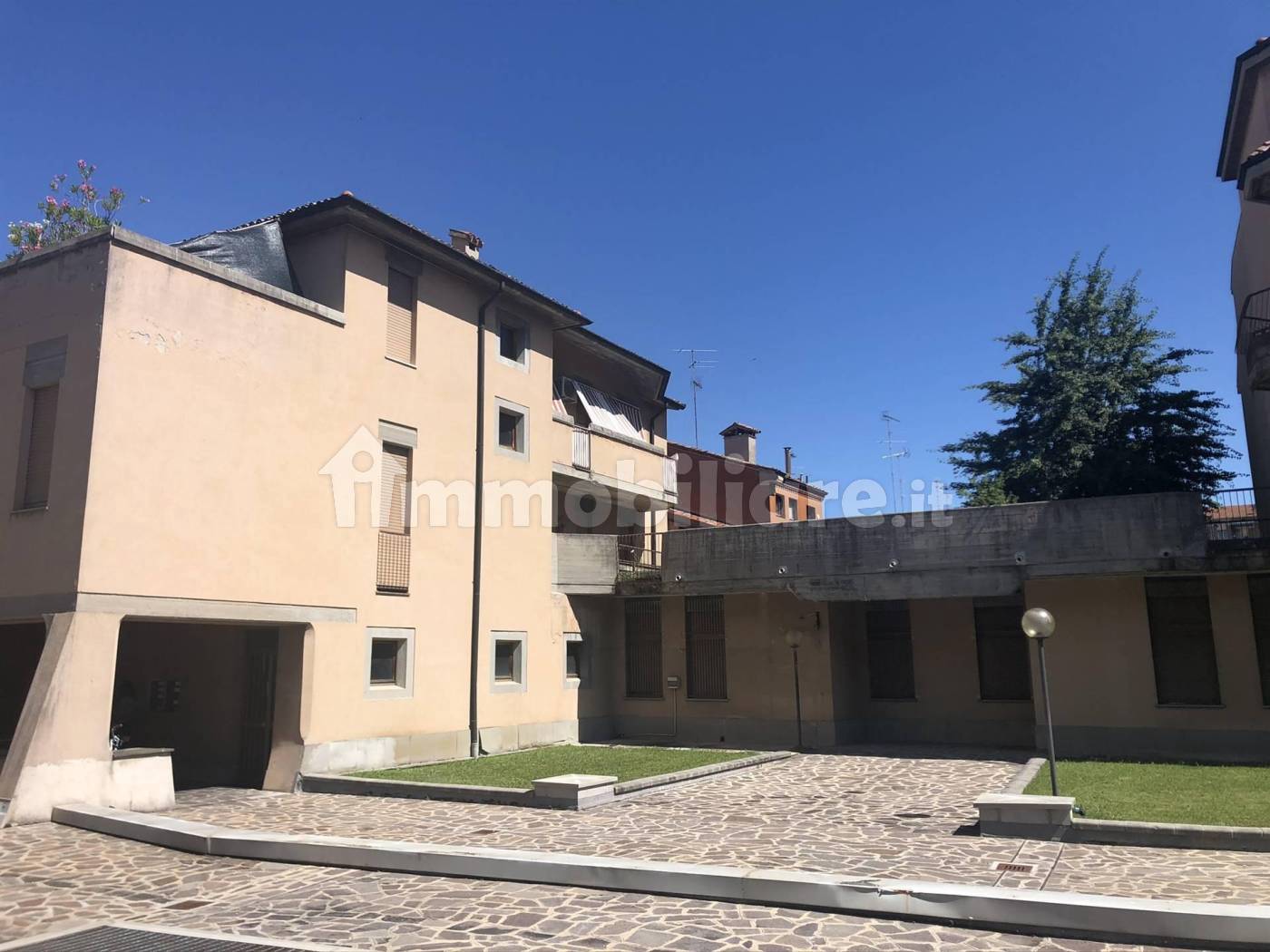 Trilocale via Vittorino da Feltre, Centro, Mantova