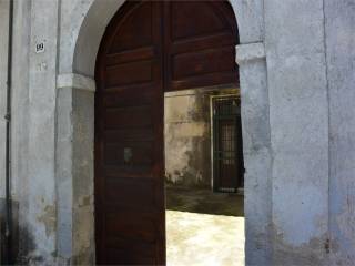 ANTICO PORTONE