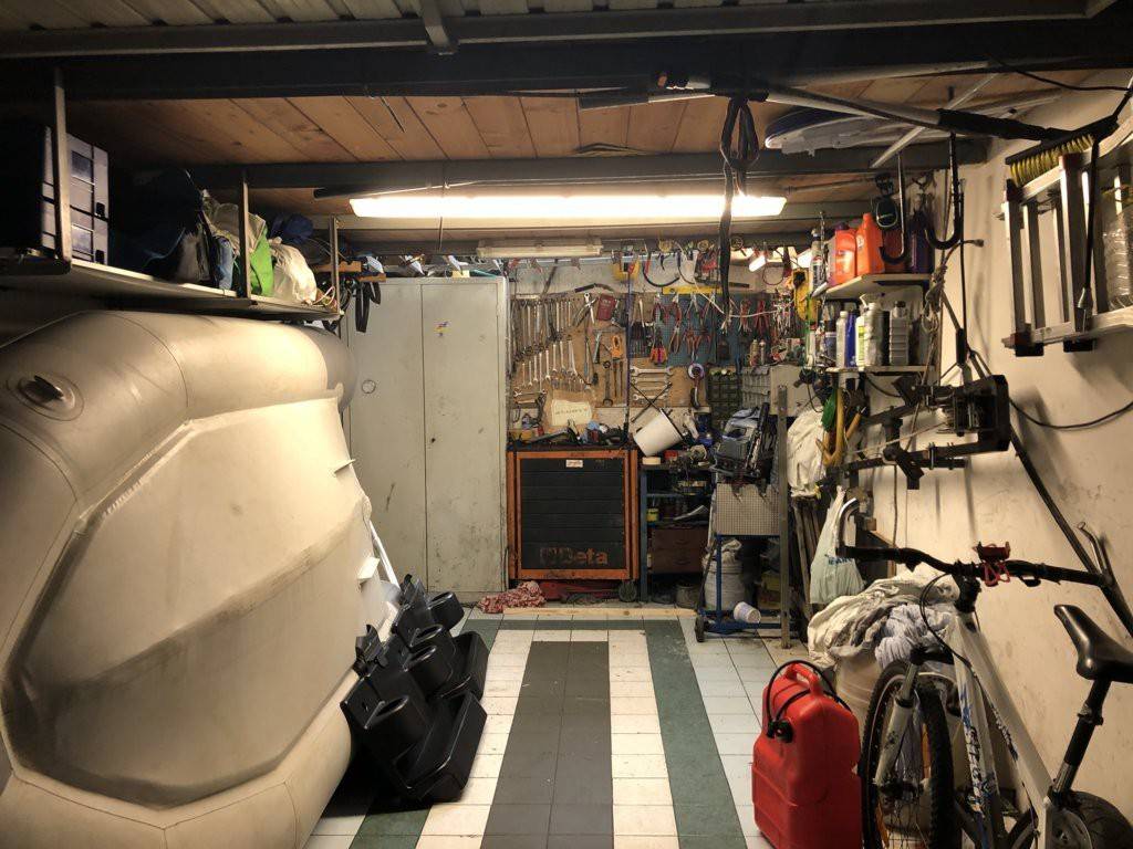 GARAGE