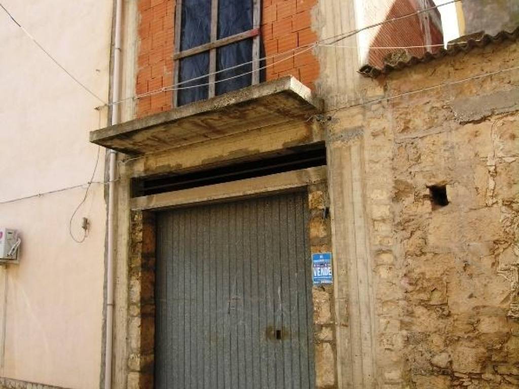 Capannone via settembrini, centro, pachino