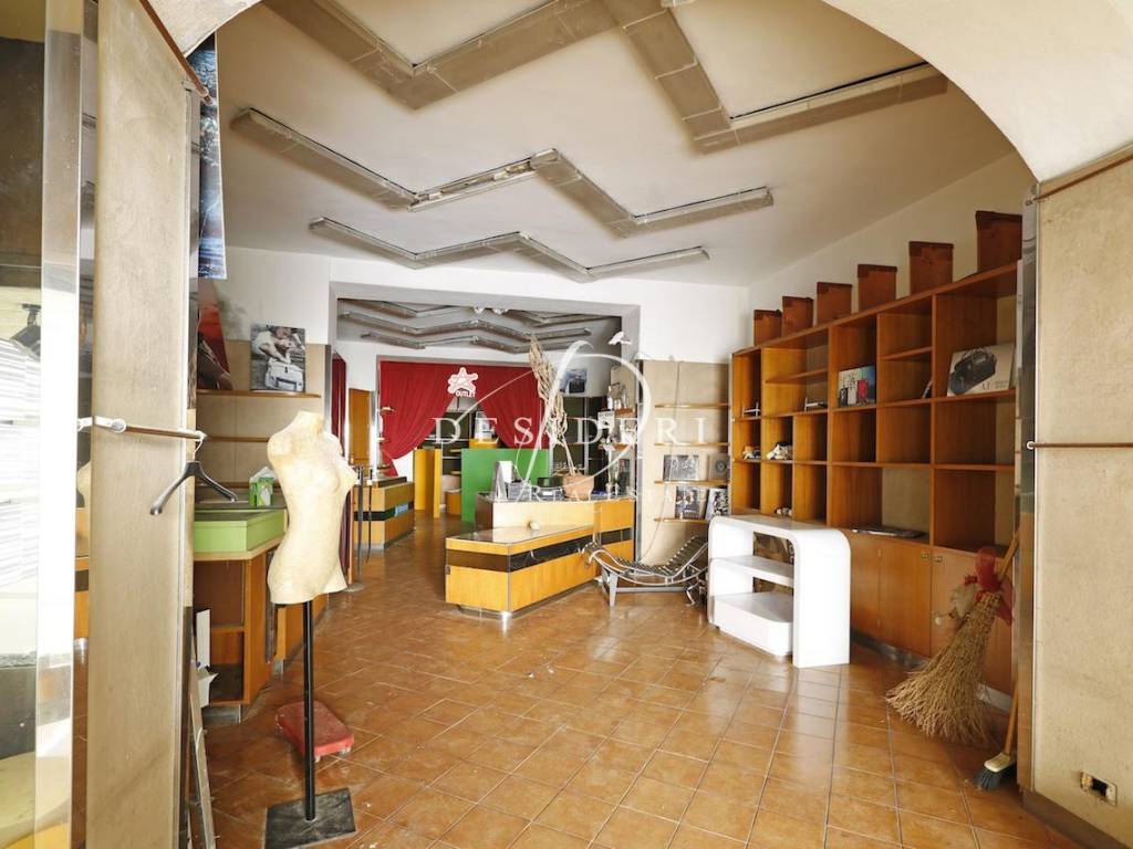 Locale commerciale via san martino ,24, centro storico, grosseto