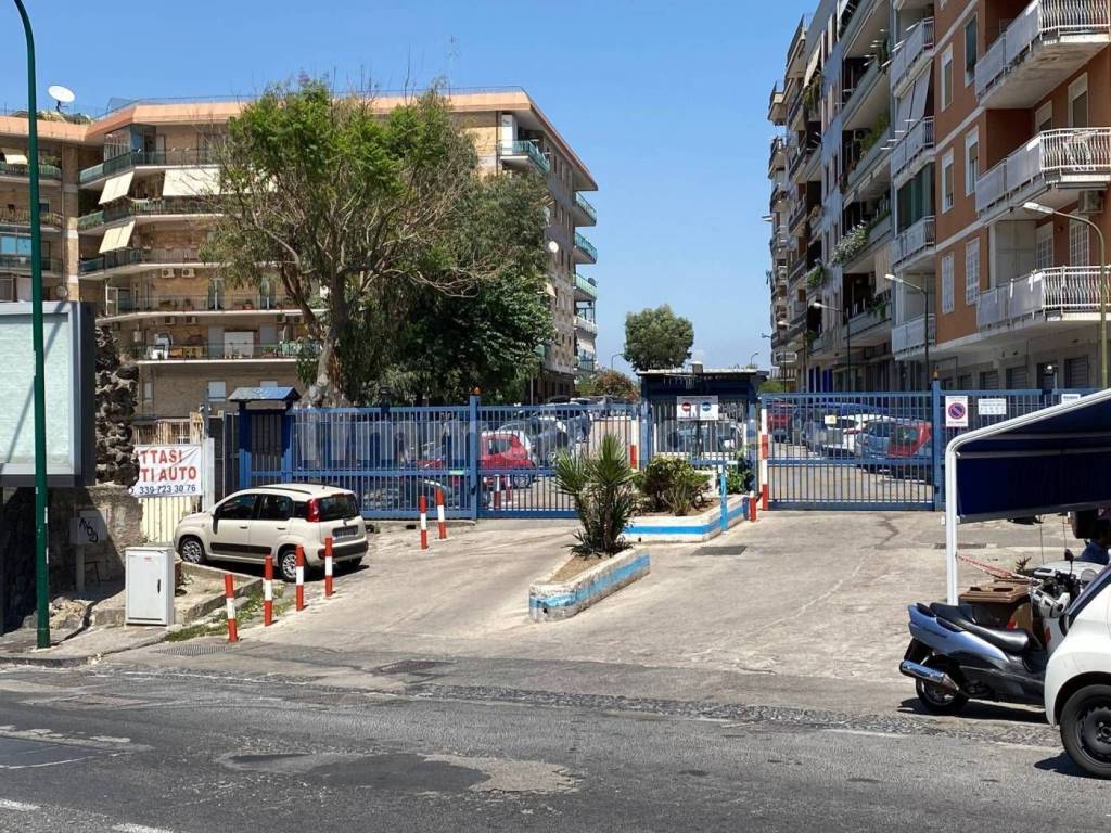 Stanza singola in affitto, affittasi camera singola via Tommaso De Amicis II Zona Ospedaliera Napoli Stanza singola in affitto, affittasi camera singola via Tommaso De Amicis II Zona Ospedaliera Napoli