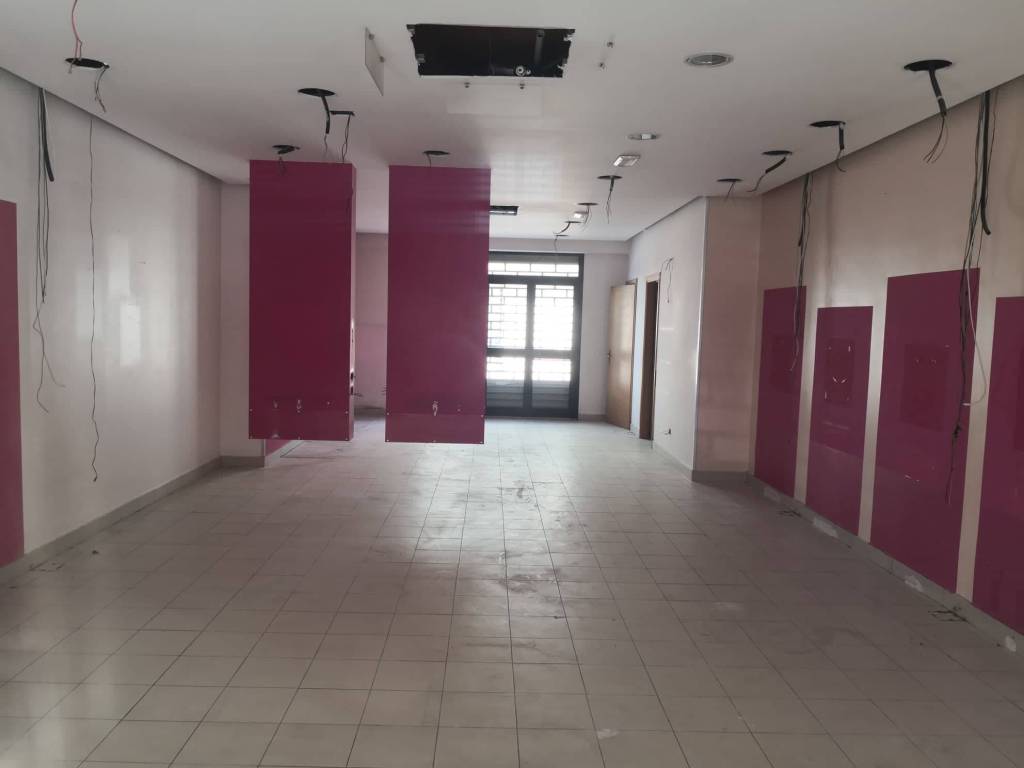 Locale commerciale via agnone, lentini