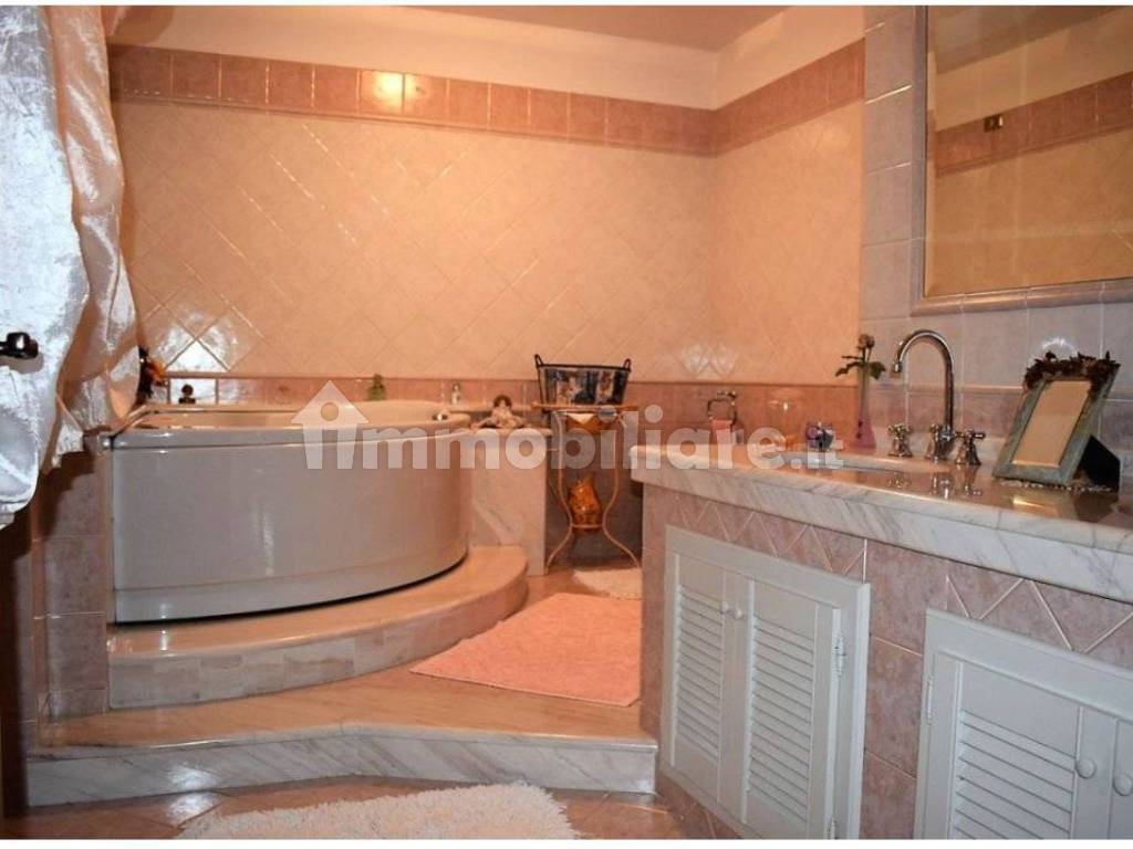 BAGNO IDROMASSAGGIO