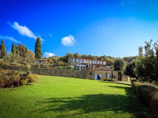 vista della proprietà dal giardino