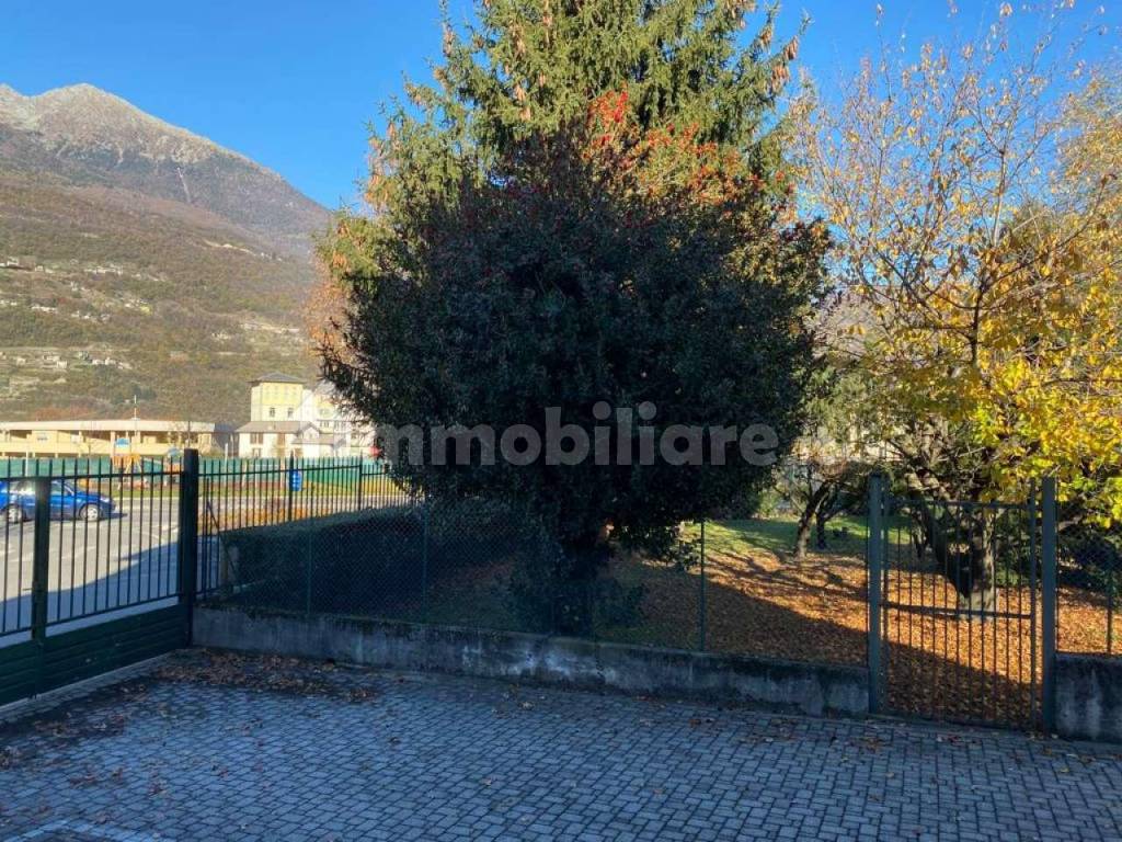 11 parcheggio interno