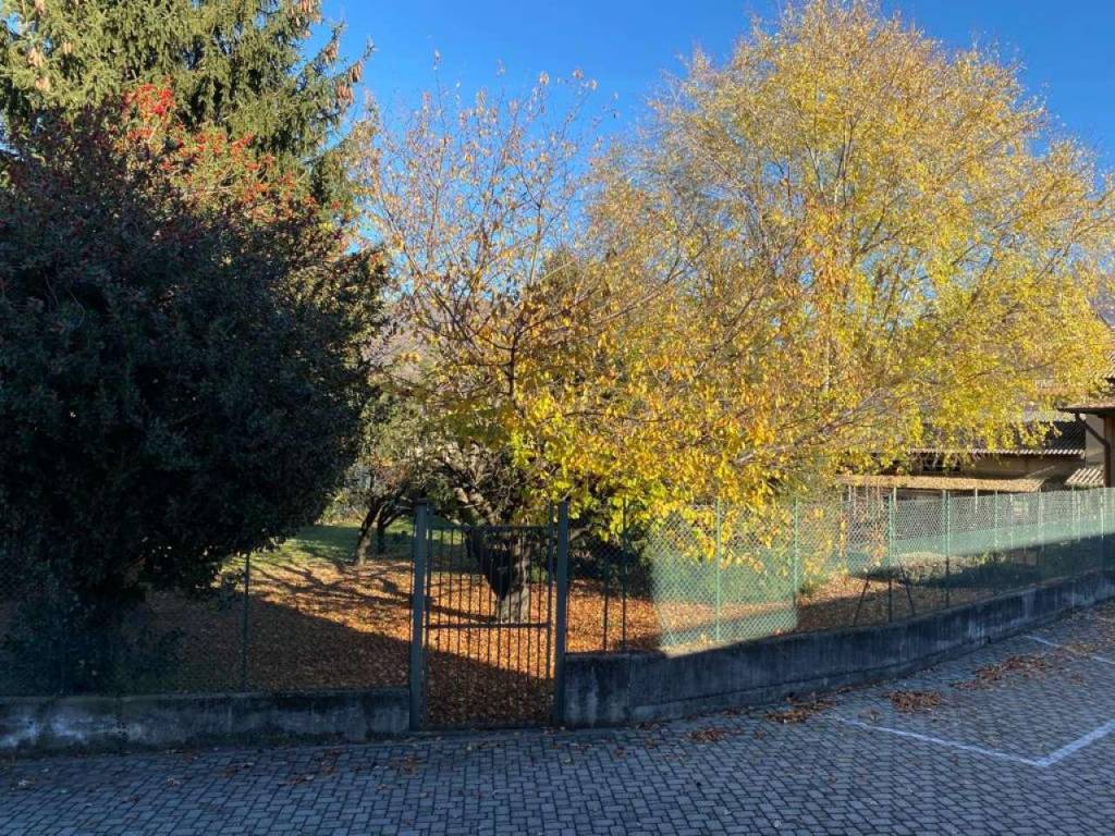 13 parcheggio interno