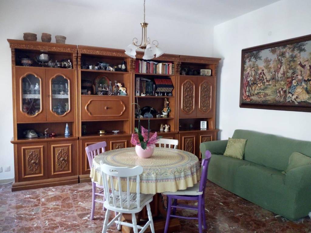 Stanza singola via aurora 1, reggio calabria