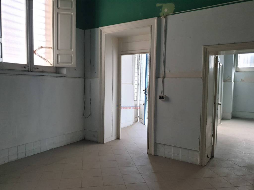 Locale commerciale via Spalti, Trapani, Rif. 84341036 - Immobiliare.it