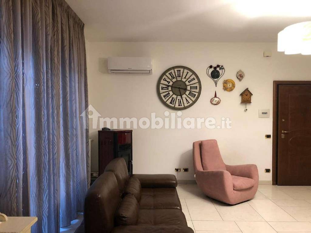 Vendita Appartamento Modugno. Quadrilocale in via